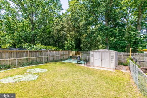 6934 Westhampton Dr, Alexandria VA 22307-1528 exterior