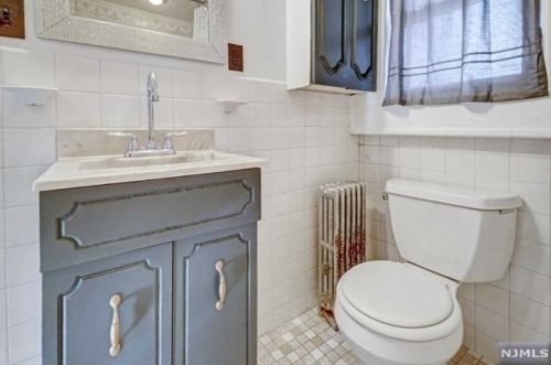 170 Fulton St, N Milford NJ 07646-1650 exterior