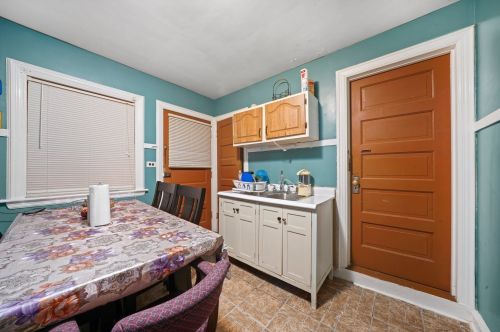 2230 Kenneth Ave, Chicago IL 60652-3531 exterior