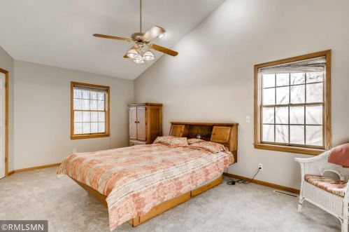 5479 Jenni Ln, Saint Paul MN 55110-5776 exterior