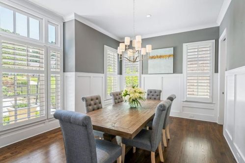 4698 Conway Dr, Atlanta GA 30327-3520 exterior