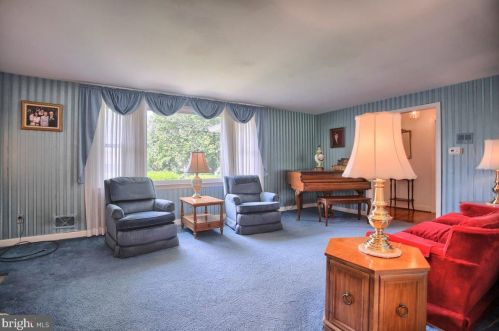 1712 Wheatland Ave, Lancaster PA 17603-4520 exterior