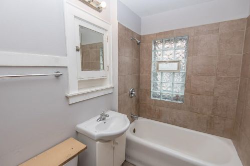 2872 56, Milwaukee WI 53210-1525 exterior