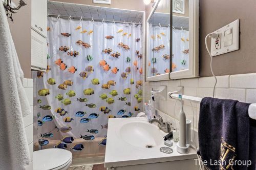 1009 Harding St, Grand Rapids MI 49544-1842 exterior