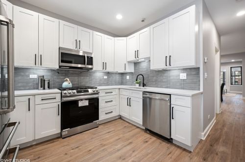 2500 Gunnison St, Chicago IL  60625-2814 exterior