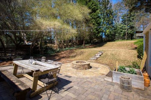 962 Cardova Dr, Atlanta GA 30324-4213 exterior