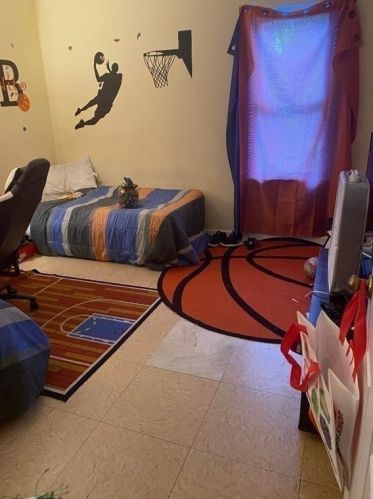 38 Dresden St, Springfield MA 01109-2706 exterior