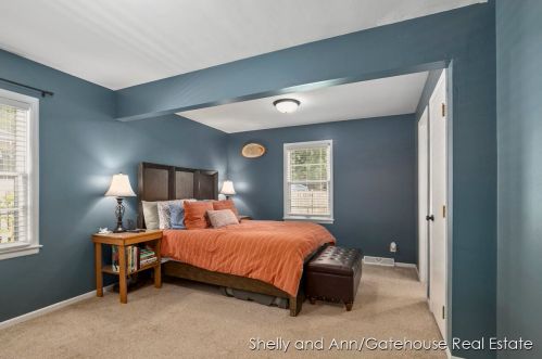 3800 Perry Ave, Wyoming MI 49519-3652 exterior