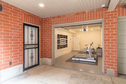 901 61 St, Chicago IL 60637-2605 exterior