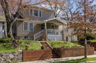 3063 Clinton St, Washington, DC 20018-2627