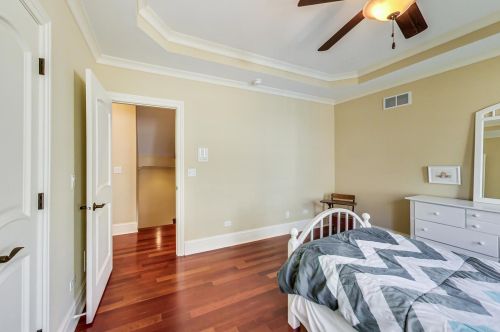 642 Euclid Ave, Elmhurst IL 60126-4338 exterior