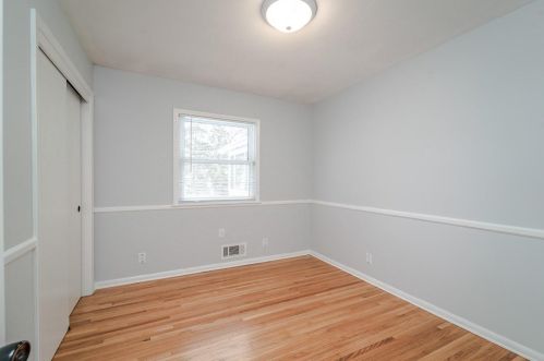 2093 Emerald Ln, Saint Paul MN 55122-2810 exterior