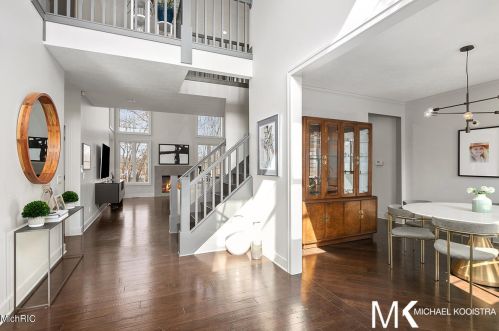 1860 Tall Pne Dr, Grand Rapids MI 49546-7923 exterior