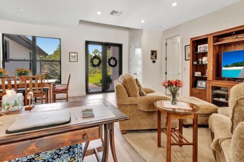 870 8 St, Naples FL 34120-0411 exterior