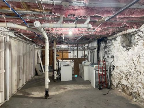 9 Wilson Ave, Woonsocket RI 02895-4658 exterior