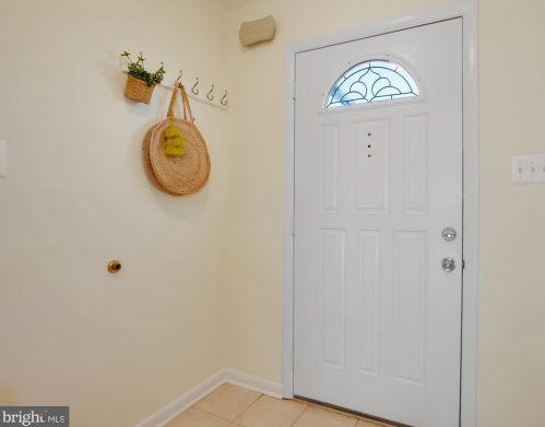 131 Catoctin Cir, Leesburg VA  20175-3808 exterior