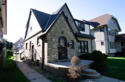 2813 50th St, Milwaukee WI  53210-1654 exterior