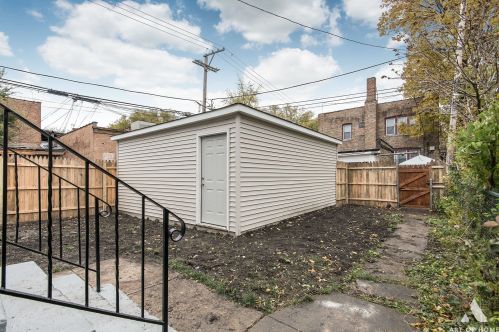 6917 Maplewood Ave, Chicago IL 60622-2857 exterior