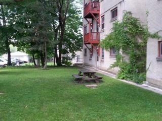 1720 Newport Ave, Milwaukee WI  53211-2851 exterior