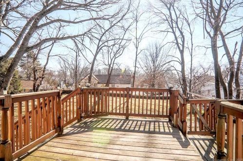 1 Colonial Pl, Norwalk CT 06851-5005 exterior