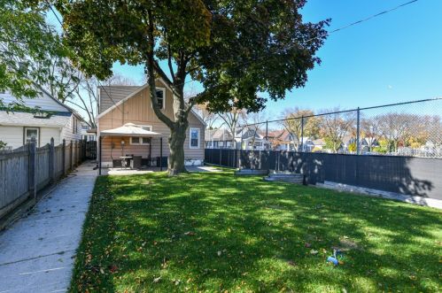 2254 61, Milwaukee WI 53213-1502 exterior