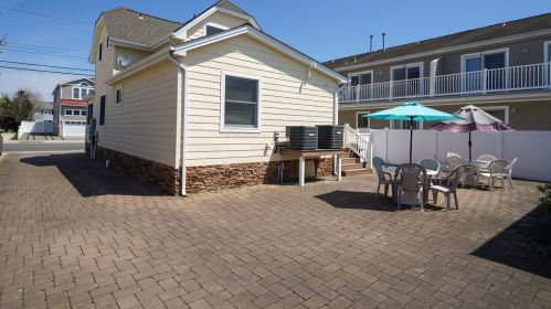 100 Vance Ave, Lavallette NJ 08735-2239 exterior