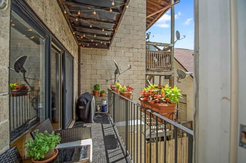 1957 Dickens Ave, Chicago IL  60614-3934 exterior