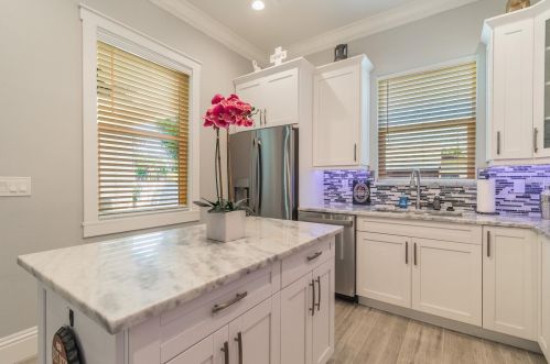 3502 Mcelroy Ave, Tampa FL 33611-3606 exterior