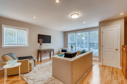 7656 Bosworth Ave, Chicago IL  60626-1217 exterior