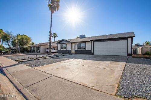 3437 Acoma Dr, Phoenix AZ 85032-4830 exterior