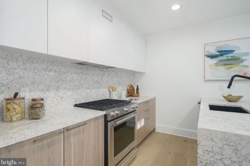 758 Front St, Philadelphia PA 19147-3523 exterior