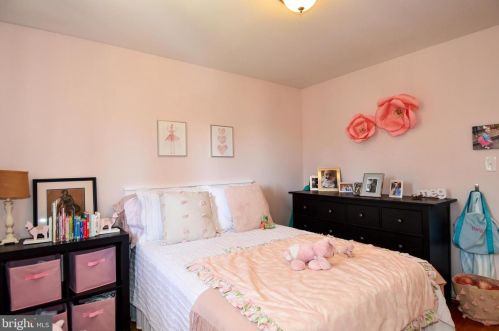 236 Jenkins St, Alexandria VA 22304-4907 exterior