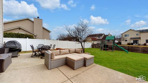 605 Crystal Dr, Joliet IL 60404-6094 exterior