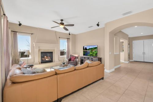 1403 Souza Dr, Folsom CA 95762-7559 exterior