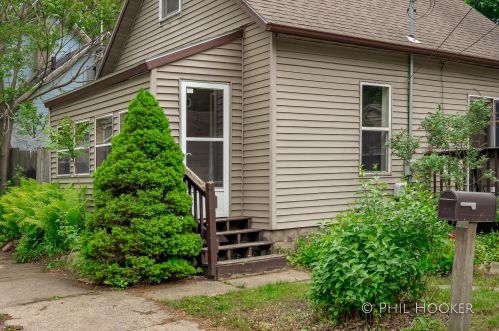522 Brenner St, Grand Rapids, MI 49505-5135