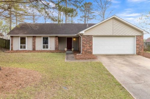 319 Royal Oak Dr, Clinton MS  39056-5831 exterior