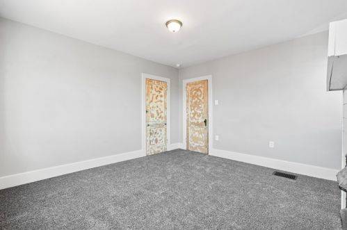 1433 Mervin Ave, Pittsburgh PA  15216-2028 exterior