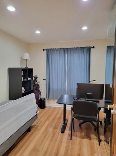 39 Nicole Rd, New Britain CT  06053-1475 exterior