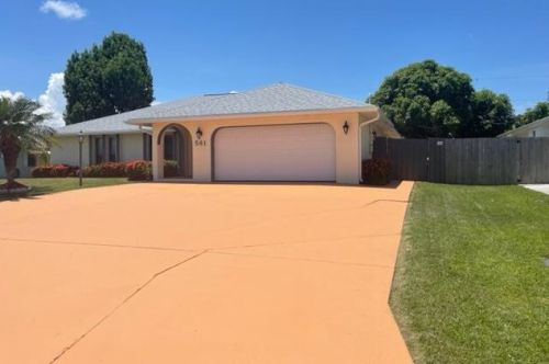 561 Sunnybrook Ter, Fort Pierce, FL 34983-2669