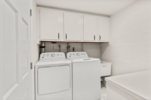 1 Elizabeth Pl, Armonk NY 10504-1428 exterior