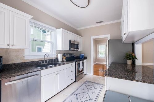 108 Lincoln Ave, Tampa FL  33609-3045 exterior