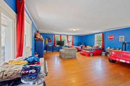 346 Maple St, Springfield MA 01105-1953 exterior