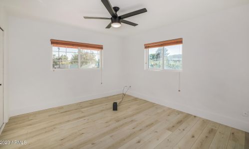 724 Cactus Wren Dr, Phoenix AZ  85021-8626 exterior