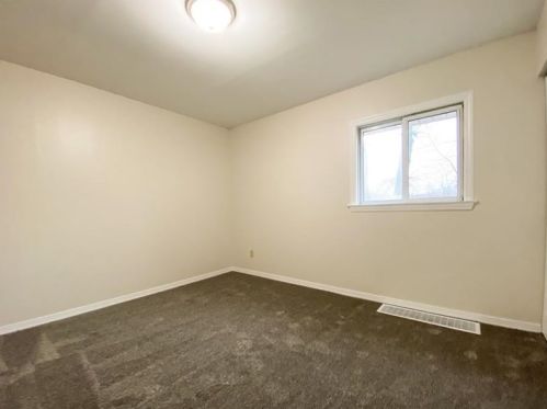 152 Bryant Dr, Pittsburgh PA 15235-4627 exterior