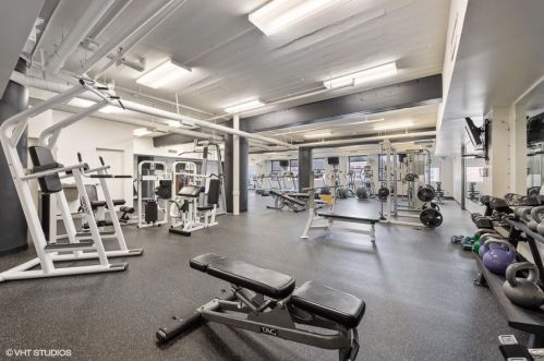 165 Canal St, Chicago IL 60606-1408 exterior