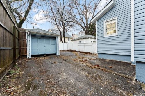 4031 Rombouts Ave, Bronx NY  10466-2513 exterior