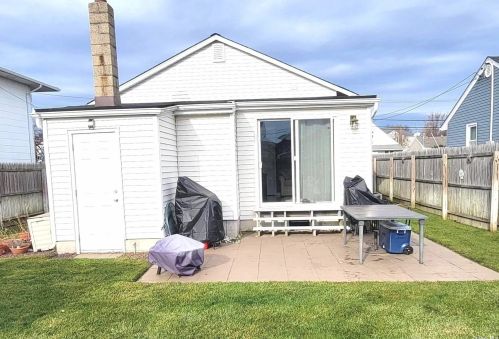 44 Tameling Ave, Babylon NY 11702-3607 exterior