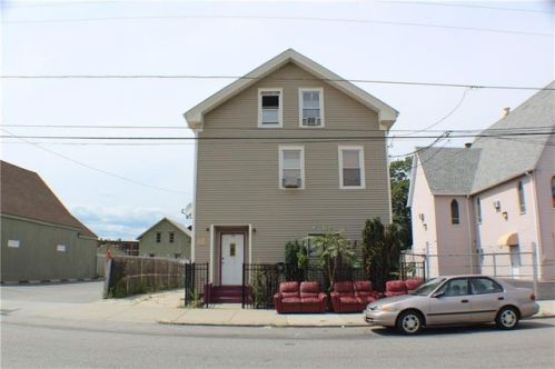 699 Harris Ave, Providence RI  02903-1011 exterior