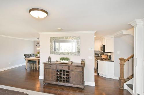 21 Nursery Rd, Huntington Station NY 11747-1028 exterior