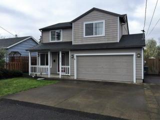 5272 Lambert St, Portland OR  97206-9049 exterior